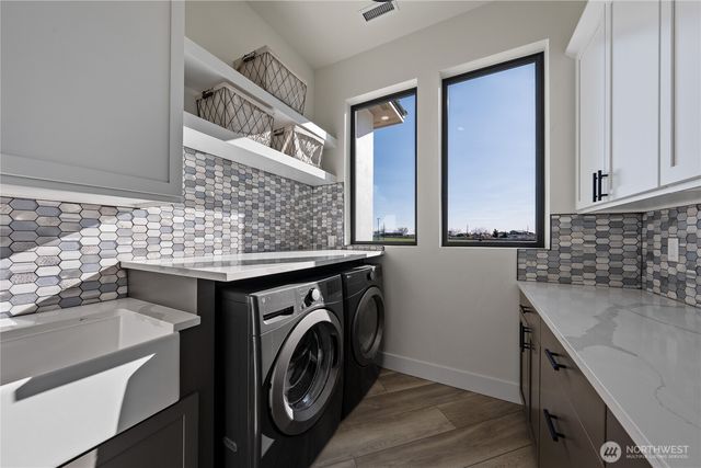 5874 Panorama Drive, Moses Lake, WA 98837