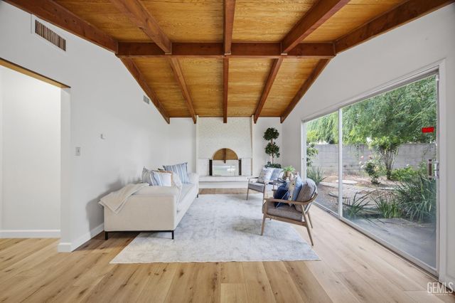 2813 Elm Street, Bakersfield, CA 93301