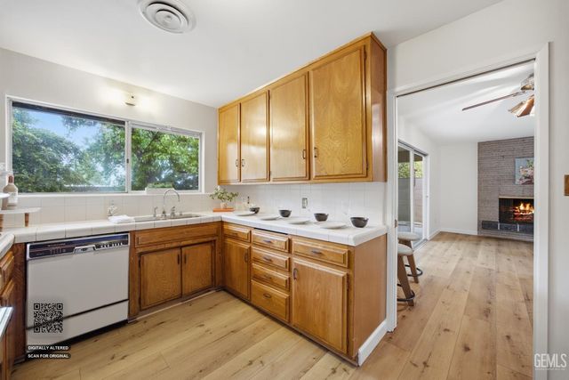 2813 Elm Street, Bakersfield, CA 93301