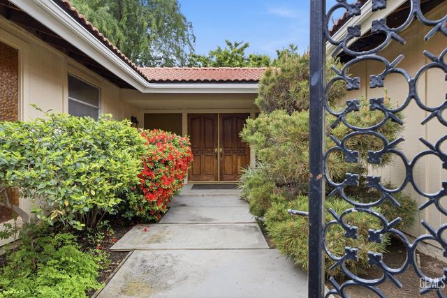 2813 Elm Street, Bakersfield, CA 93301