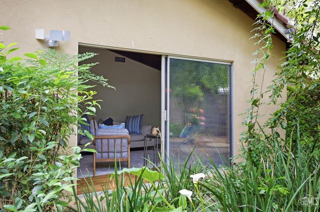 2813 Elm Street, Bakersfield, CA 93301