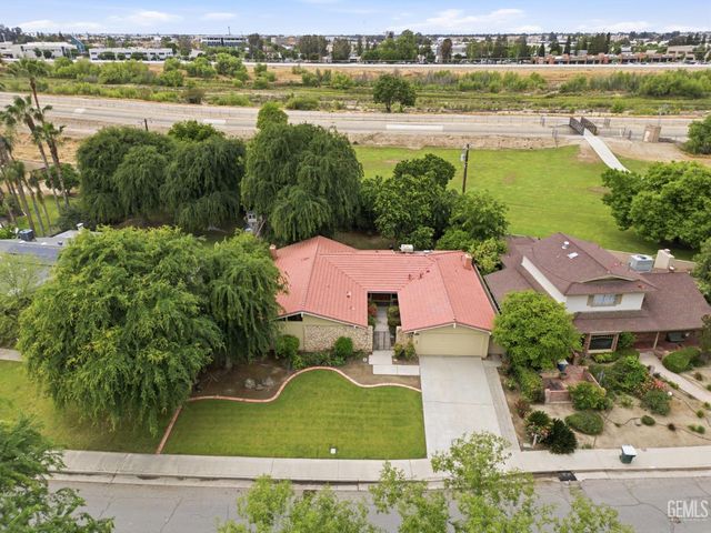 2813 Elm Street, Bakersfield, CA 93301