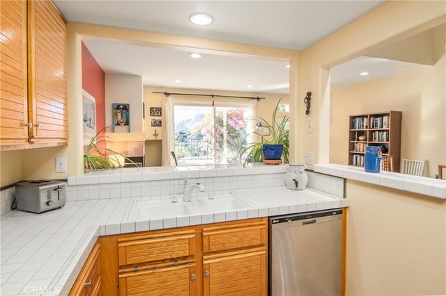11203 Sierra Pass Place, Chatsworth, CA 91311