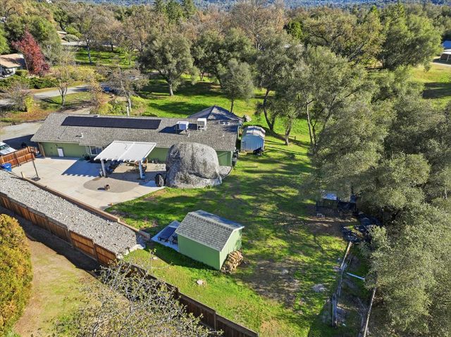 45464 Dillon Dr, Ahwahnee, CA 93601