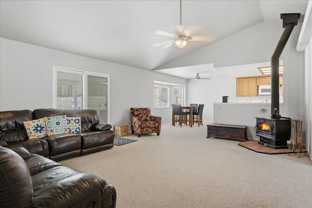 45464 Dillon Dr, Ahwahnee, CA 93601