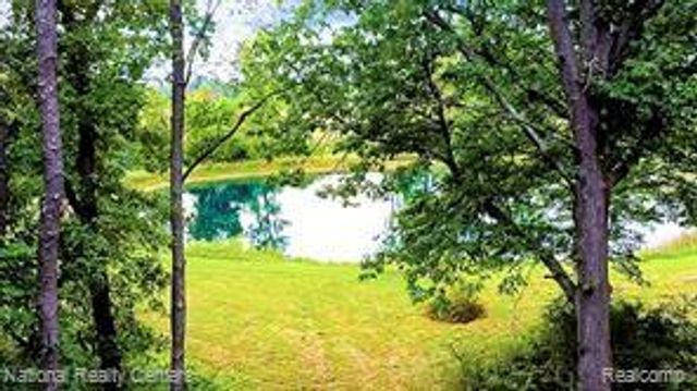 4894 Indian Creek Drive, Jackson, MI 49201