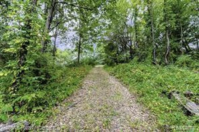 4894 Indian Creek Drive, Jackson, MI 49201