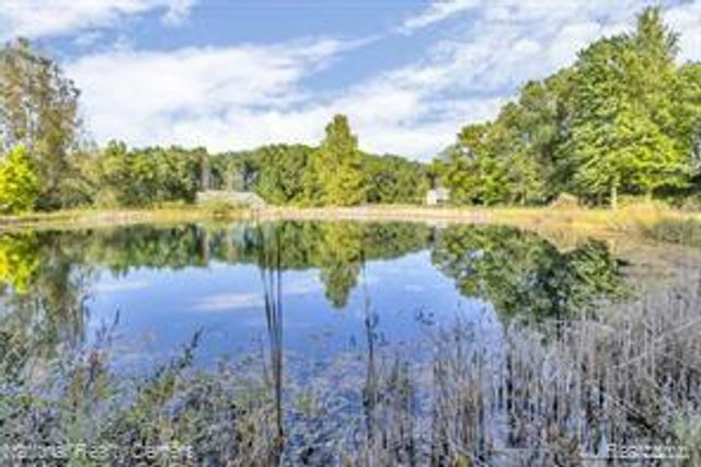 4894 Indian Creek Drive, Jackson, MI 49201