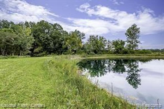 4894 Indian Creek Drive, Jackson, MI 49201