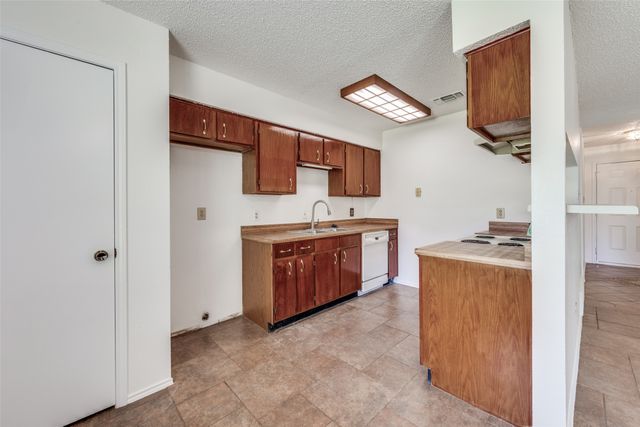 7105 Hanging Cliff Place, North Richland Hills, TX 76182