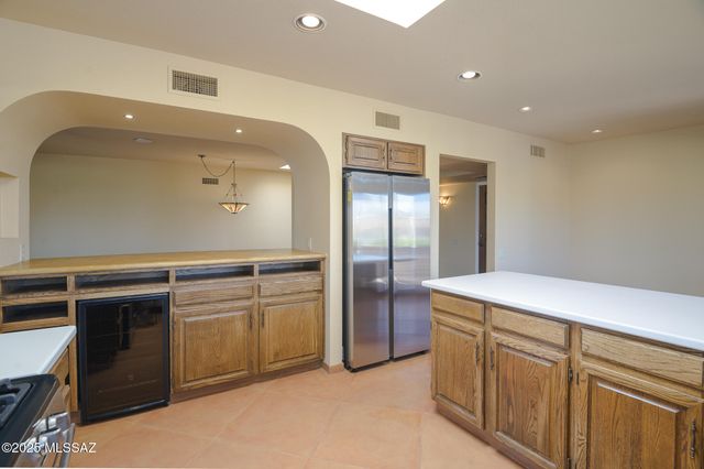 1013 W Desert Hills Drive, Green Valley, AZ 85622