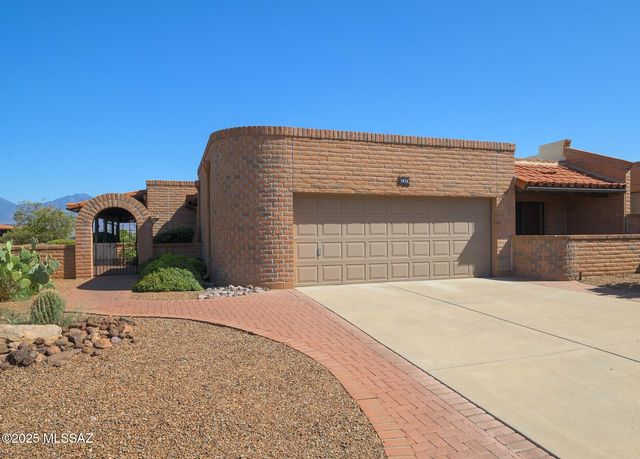 1013 W Desert Hills Drive, Green Valley, AZ 85622