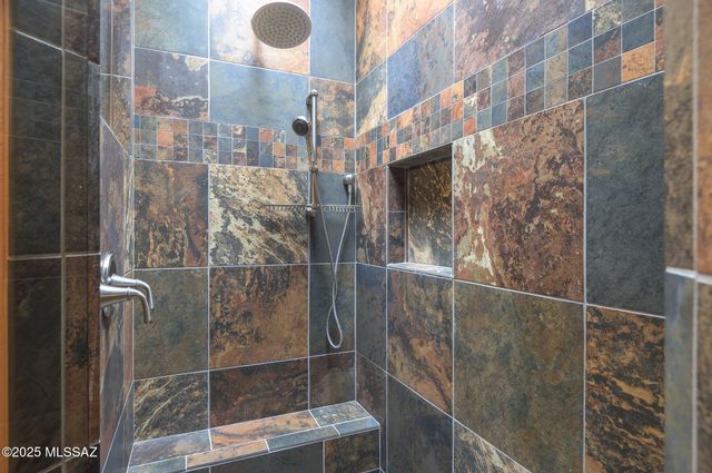 1013 W Desert Hills Drive, Green Valley, AZ 85622