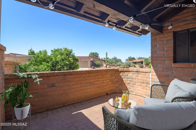 1013 W Desert Hills Drive, Green Valley, AZ 85622