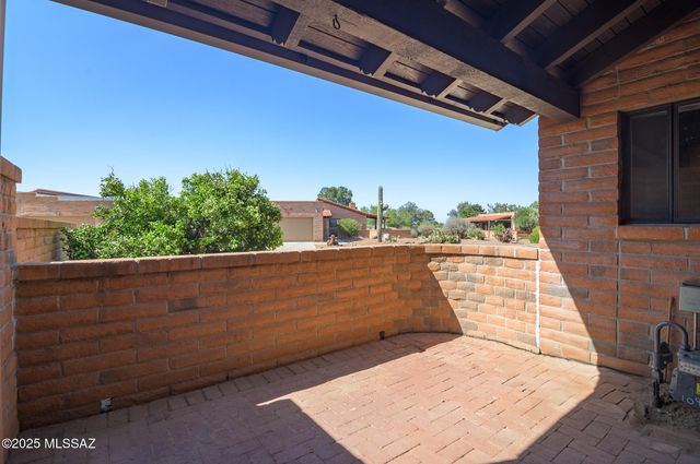 1013 W Desert Hills Drive, Green Valley, AZ 85622