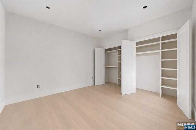 392 Undercliff Avenue 1, Edgewater, NJ 07020