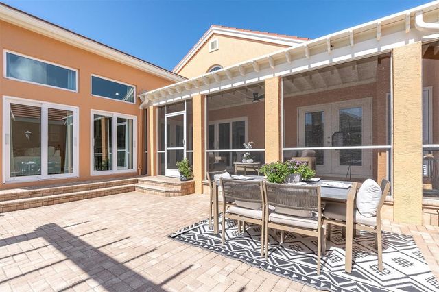 19 CRESCENT PLACE S, St Petersburg, FL 33711