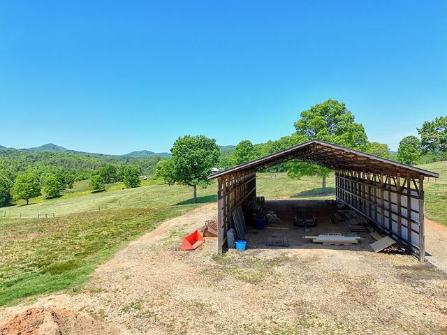 1193 Pine Log Road, Warne, NC 28909