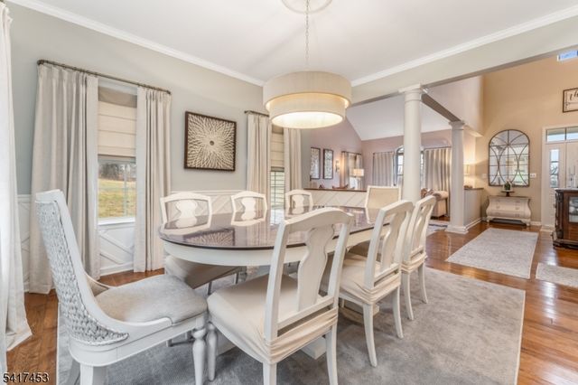 6 Columbine Ct, Raritan Twp., NJ 08822