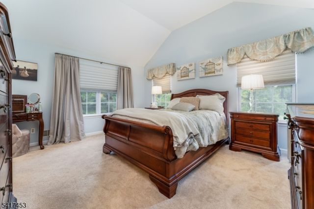 6 Columbine Ct, Raritan Twp., NJ 08822