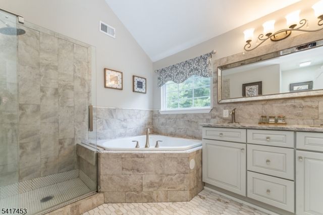 6 Columbine Ct, Raritan Twp., NJ 08822
