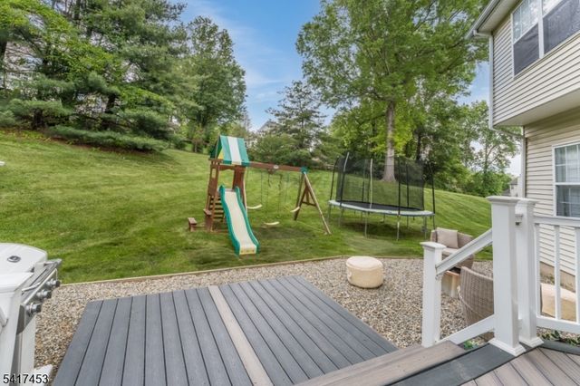6 Columbine Ct, Raritan Twp., NJ 08822