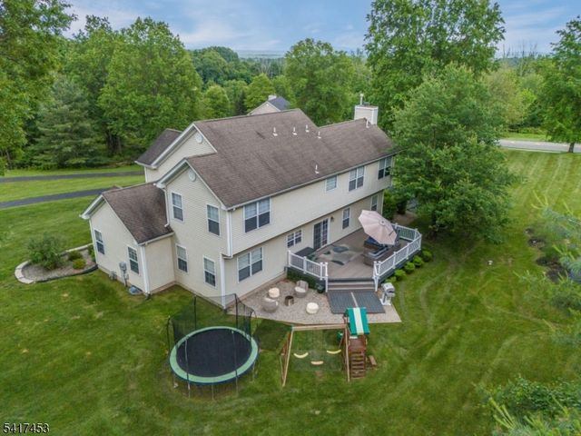 6 Columbine Ct, Raritan Twp., NJ 08822