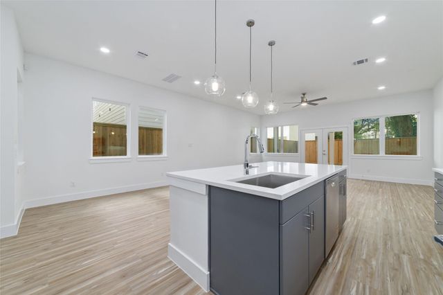 2109 Holman Street, Houston, TX 77004