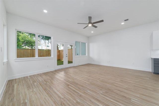 2109 Holman Street, Houston, TX 77004