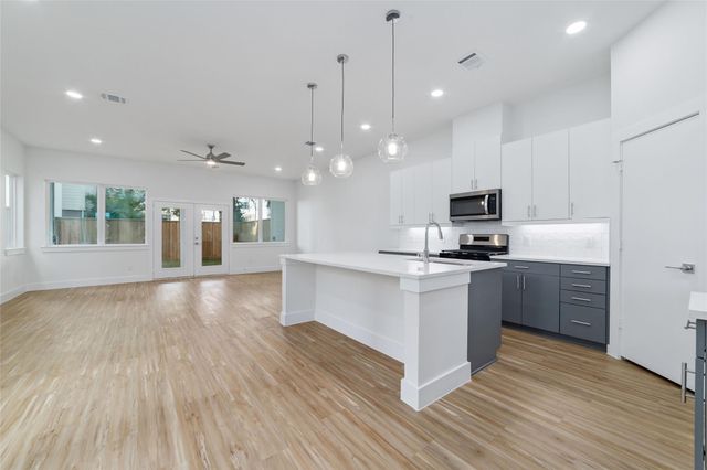 2109 Holman Street, Houston, TX 77004