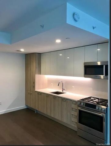 131-05 40th Road 16S, Flushing, NY 11354