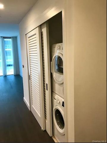 131-05 40th Road 16S, Flushing, NY 11354