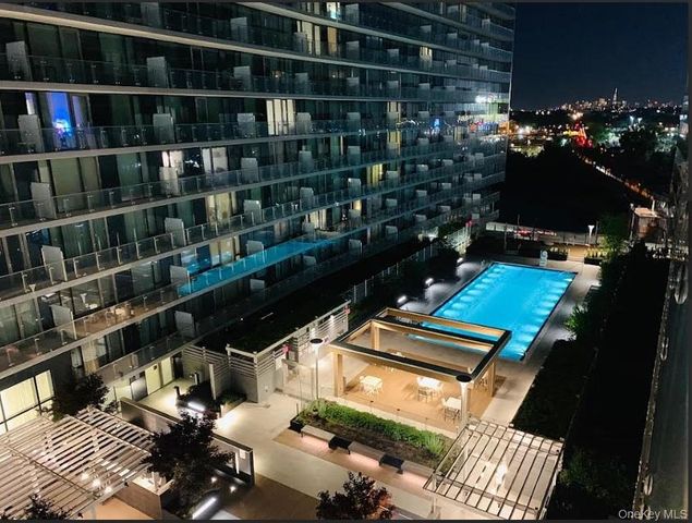 131-05 40th Road 16S, Flushing, NY 11354