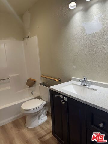 955 S Normandie Avenue 201, Los Angeles, CA 90006