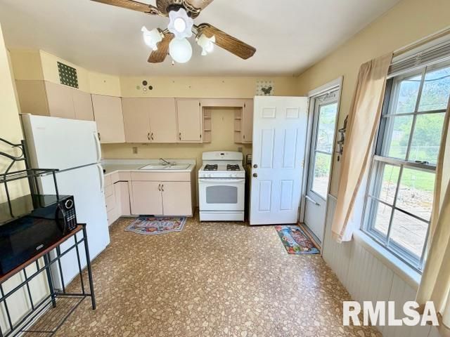1008 COLLINS Court, Bartonville, IL 61607