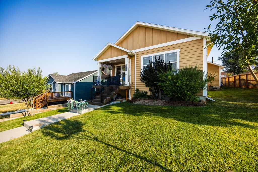 811 E Works Street, Sheridan, WY 82801 photo 2