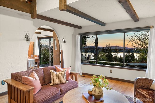 5225 E North Street, Bellingham, WA 98226