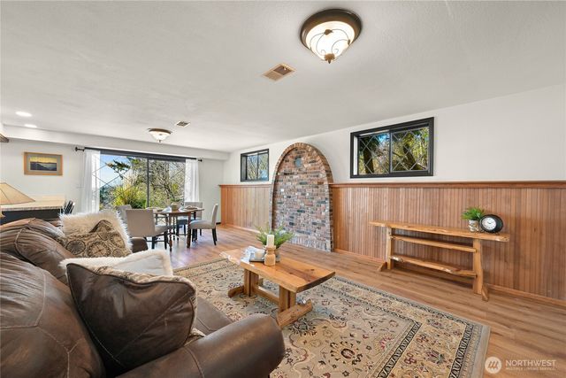 5225 E North Street, Bellingham, WA 98226