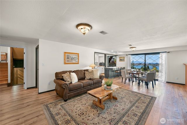 5225 E North Street, Bellingham, WA 98226