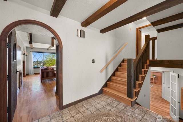 5225 E North Street, Bellingham, WA 98226