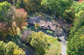 10 Brookside Drive, Woodbridge, CT 06525