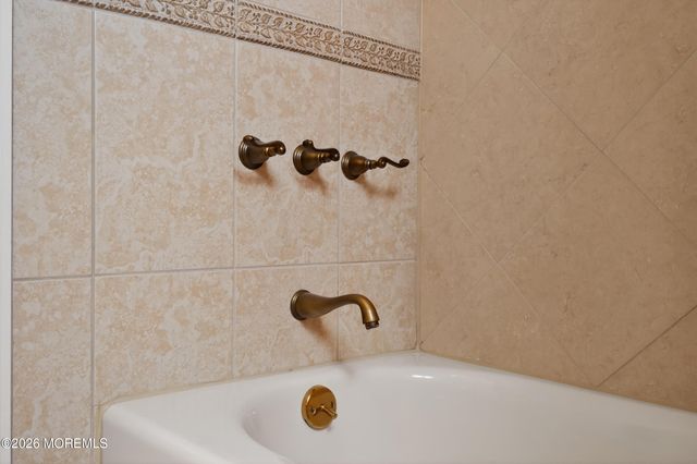 24 Deerwood Avenue, Edison, NJ 08817