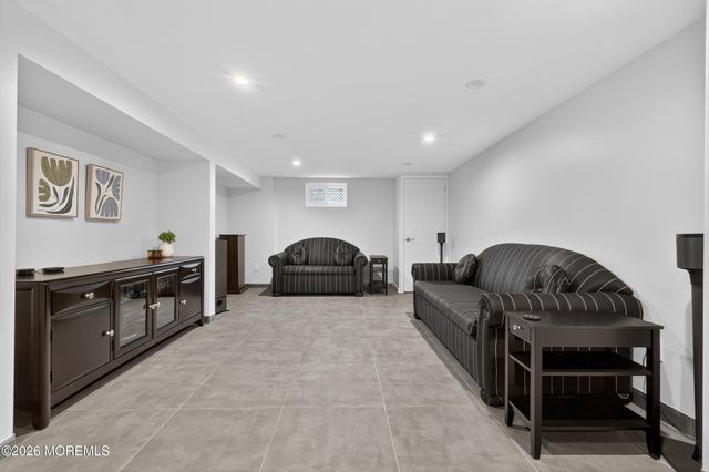 24 Deerwood Avenue, Edison, NJ 08817