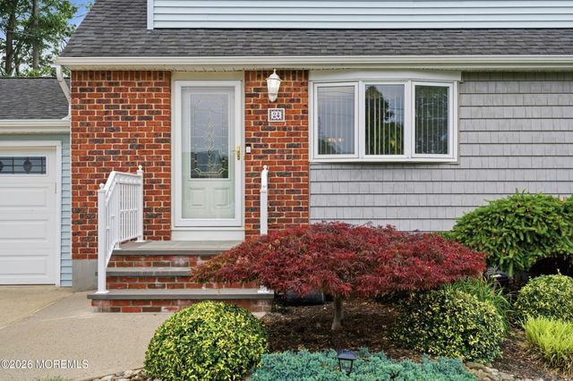 24 Deerwood Avenue, Edison, NJ 08817