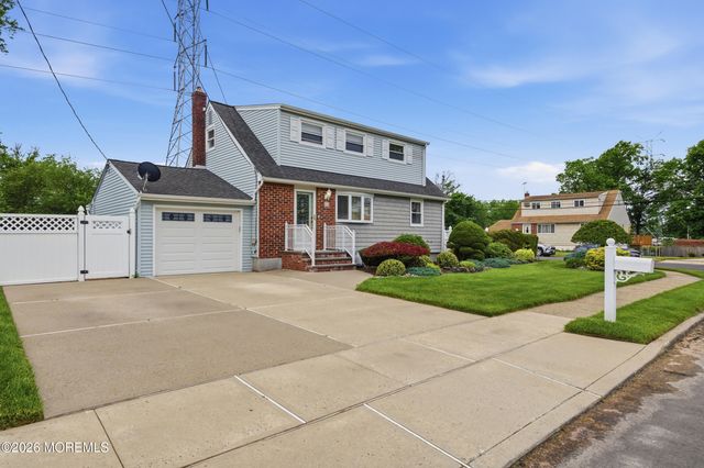 24 Deerwood Avenue, Edison, NJ 08817