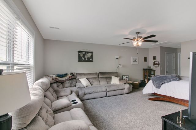 1166 Eagles Nest Ln, Clarksville, TN 37040