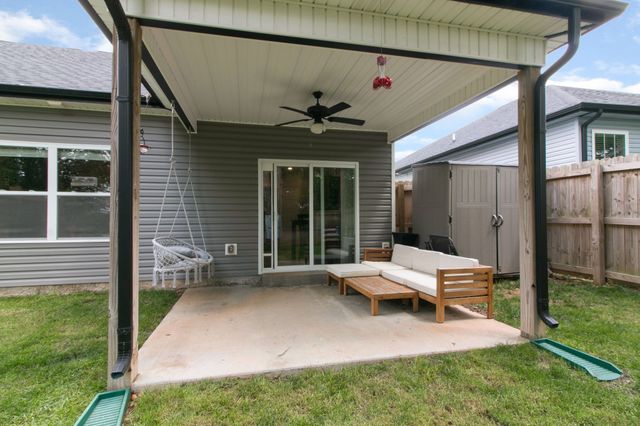 1166 Eagles Nest Ln, Clarksville, TN 37040