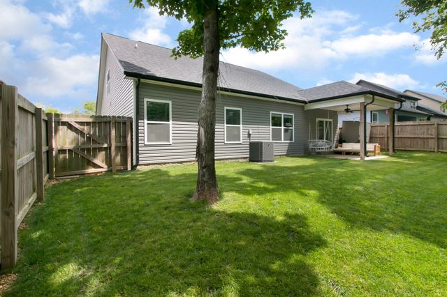 1166 Eagles Nest Ln, Clarksville, TN 37040