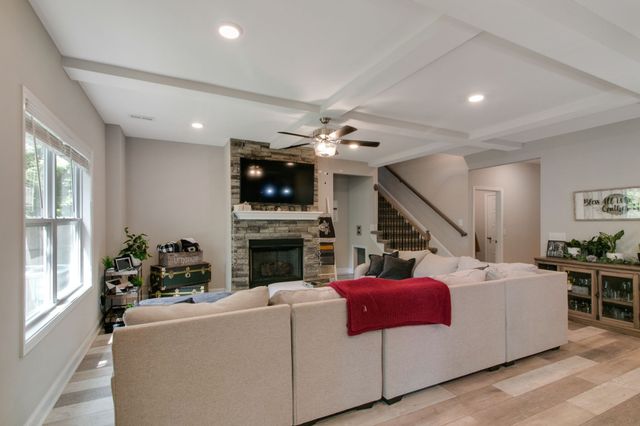 1166 Eagles Nest Ln, Clarksville, TN 37040