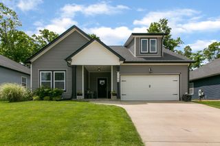 1166 Eagles Nest Ln, Clarksville, TN 37040